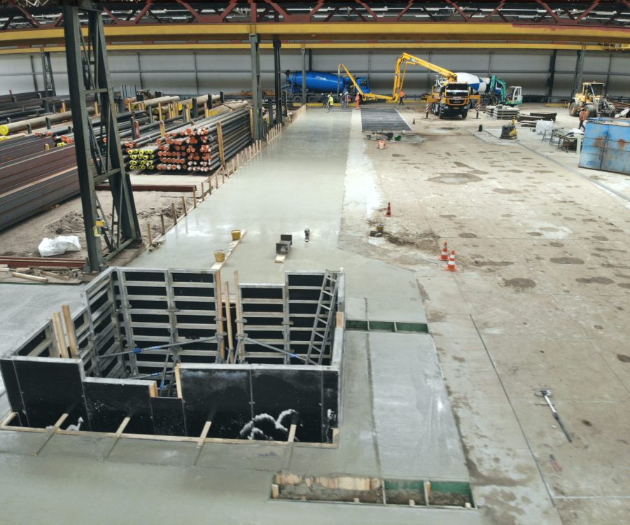 bedrijfshal met kelderbak bedrijfshal met kelderbak